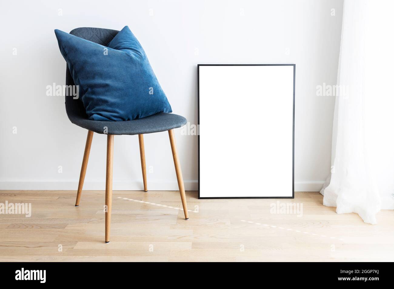 Intérieur moderne avec cadre et chaise. Banque D'Images