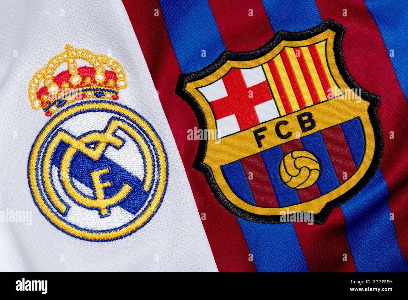 Gros plan sur l'écusson du Real Madrid et du club de Barcelone. Banque D'Images