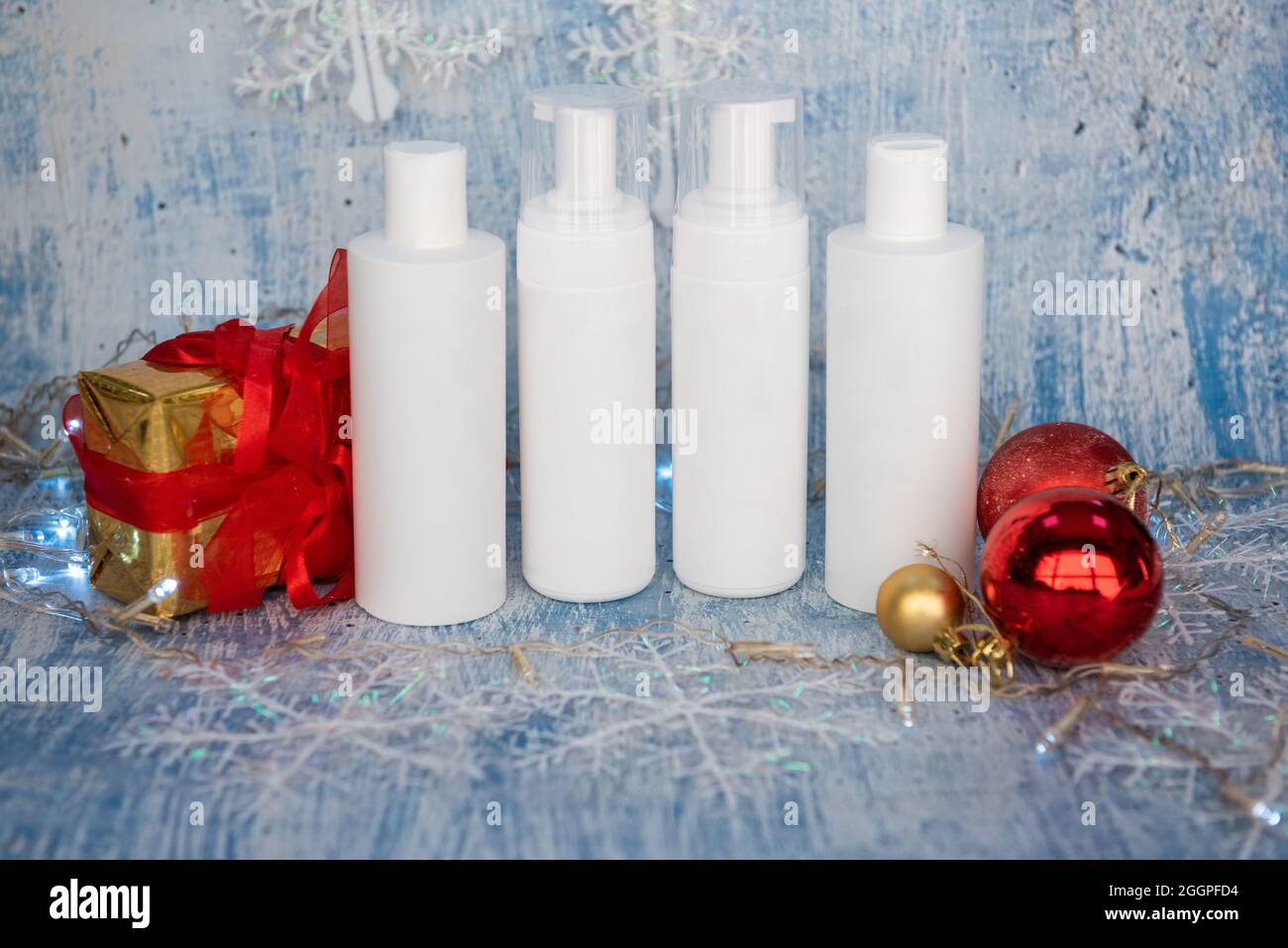 Cadeaux de Noël ou de nouvel an de produits de soin de la peau et de cosmétiques Banque D'Images