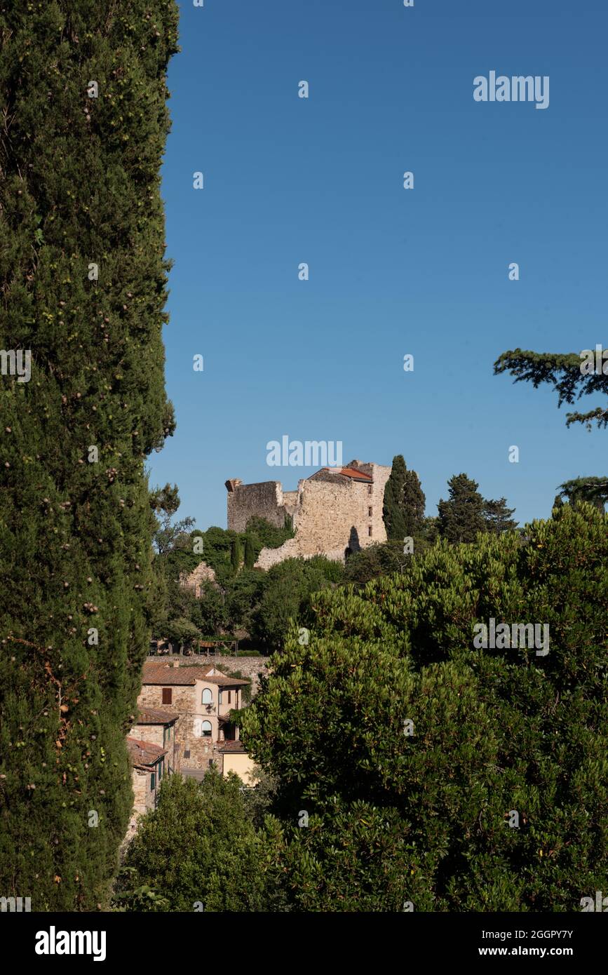 Suvereto. Paysage avec 'rocca'. Banque D'Images