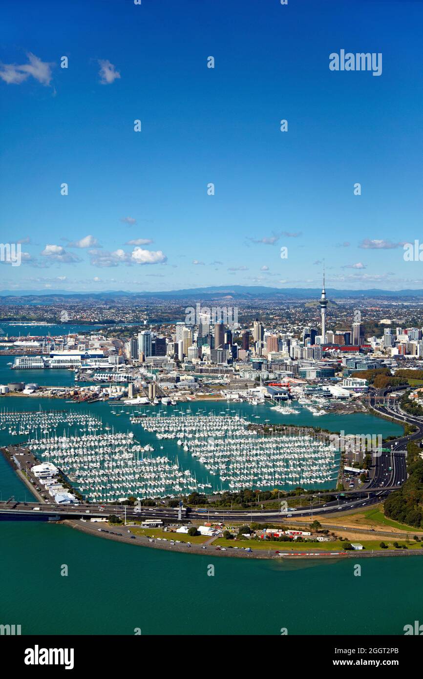 Auckland, Westhaven Marina et vue sur le port, Auckland, Nouvelle-Zélande Banque D'Images