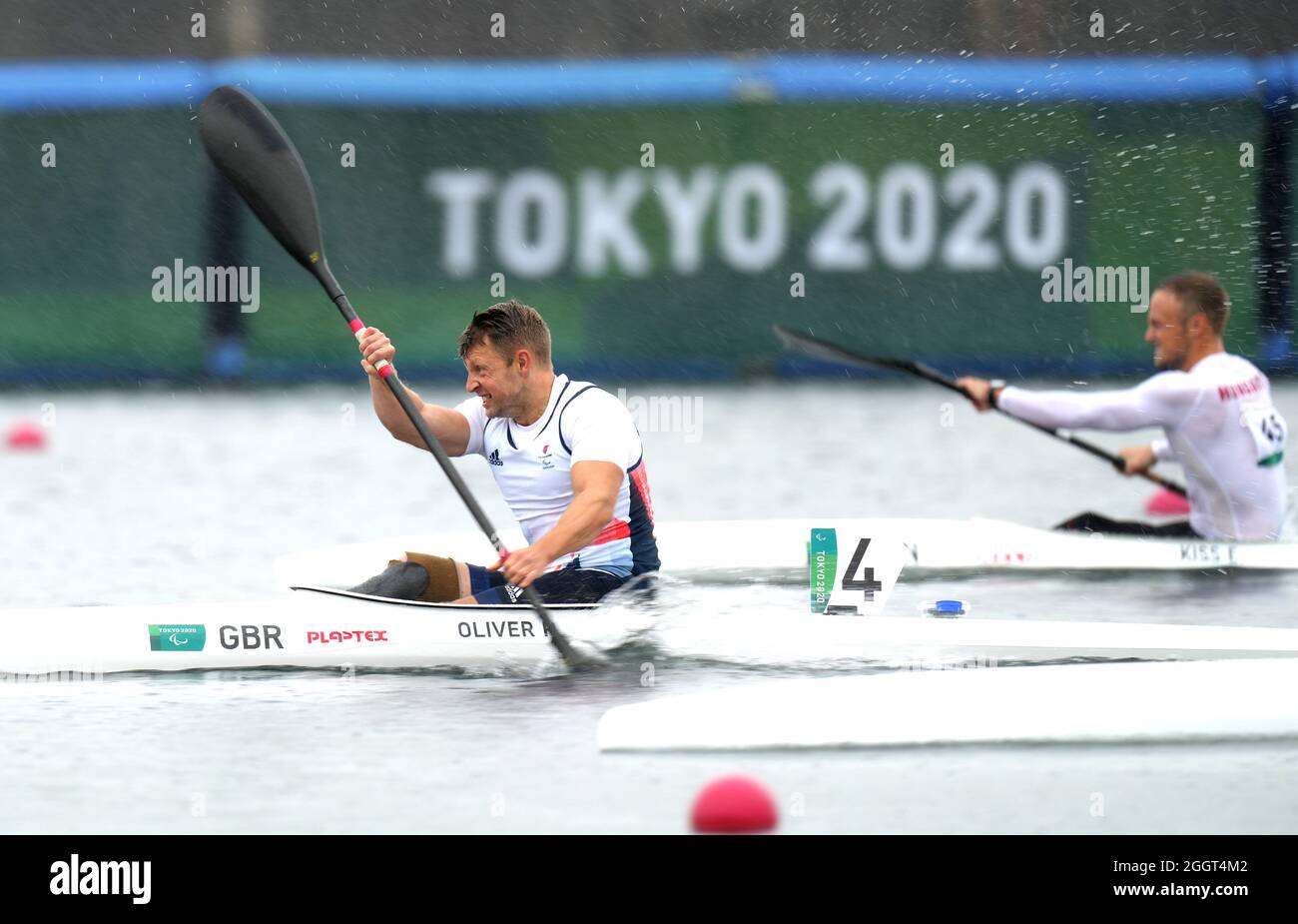 Robert Oliver, en Grande-Bretagne, est en compétition dans le kayak individuel pour hommes 200m - KL3 semi-finale 1 à la voie navigable de la forêt marine pendant le dixième jour des Jeux paralympiques de Tokyo de 2020 au Japon. Date de la photo : vendredi 3 septembre 2021. Banque D'Images