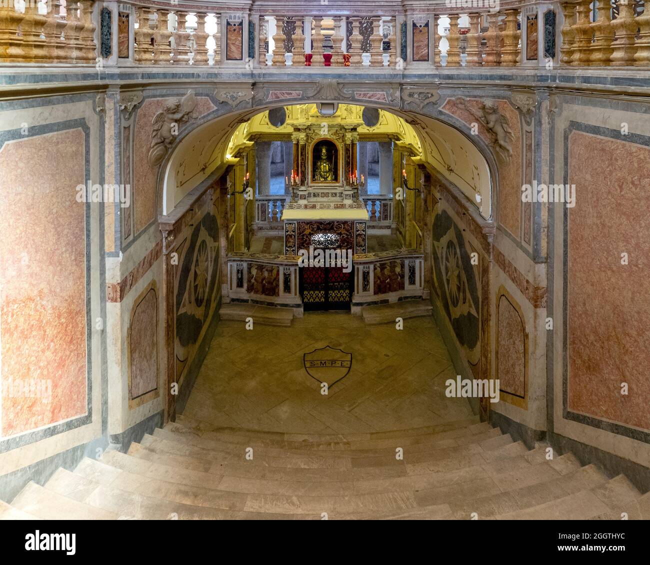 Intérieur de la cathédrale de San Panfilo, Sulmona Italie Banque D'Images
