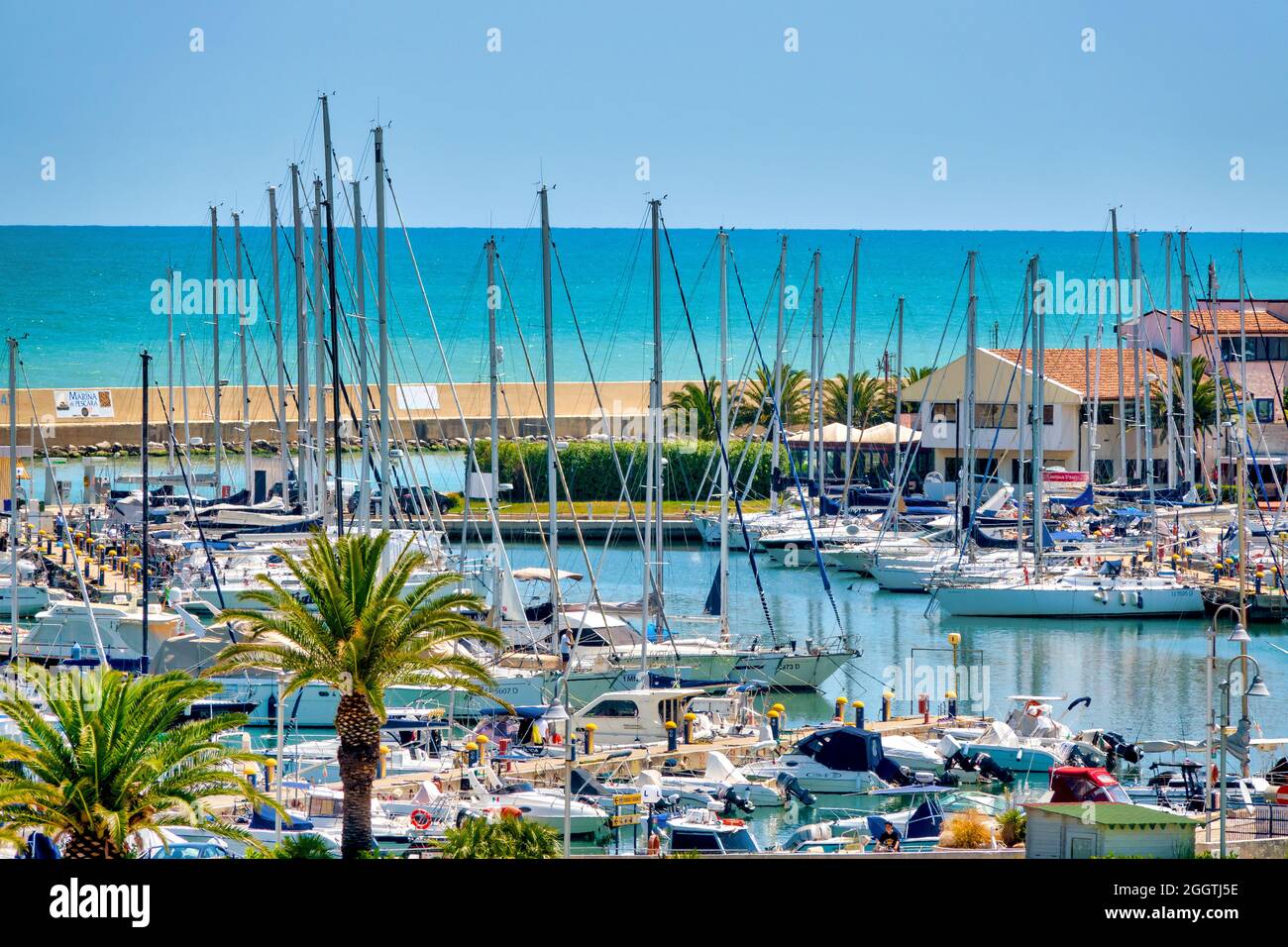 Port touristique 'Marina di Pescara', Pescara, Italie Banque D'Images
