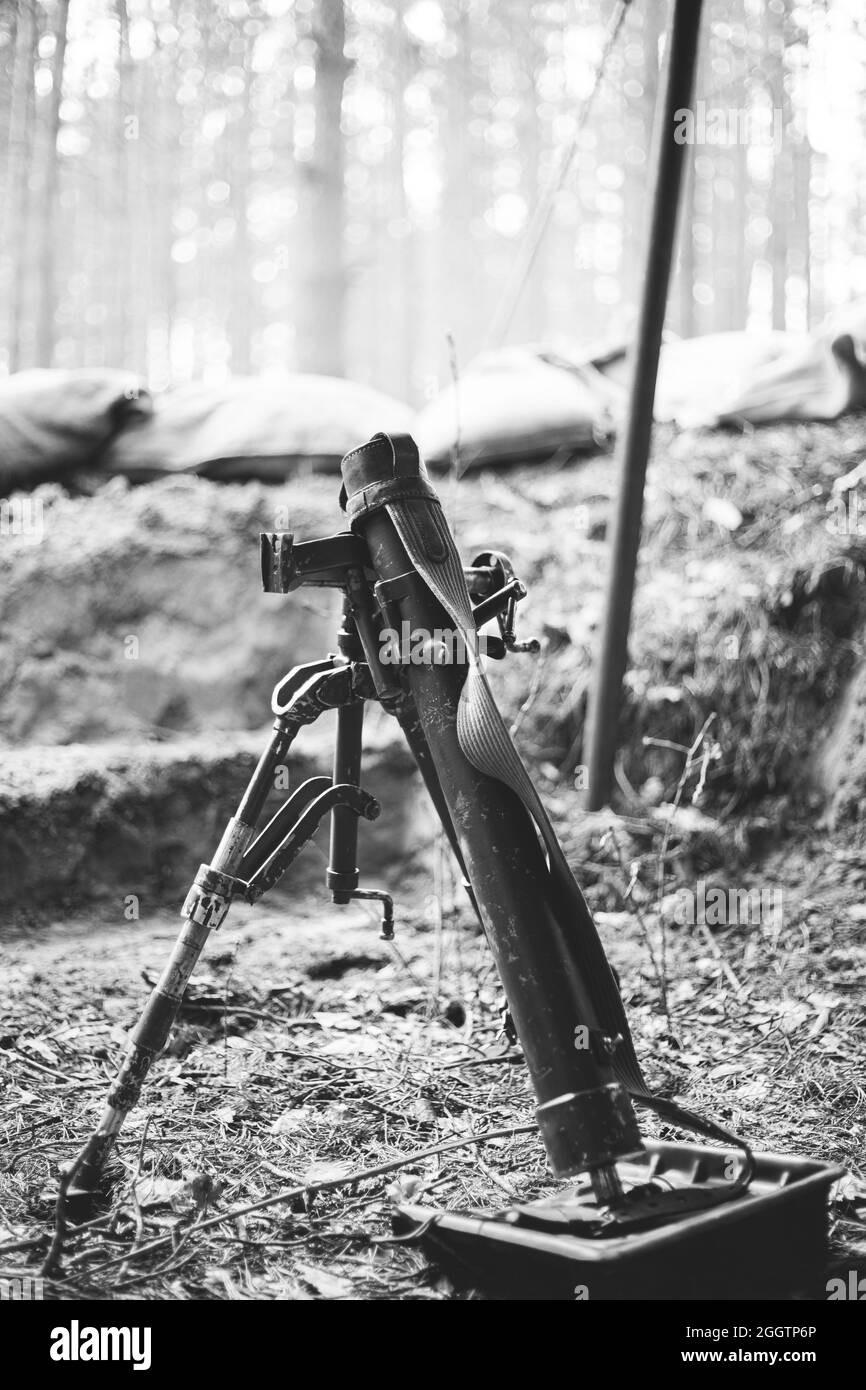 Mortier allemand de mine de temps de la deuxième guerre mondiale. Arme Wehrmacht. Deuxième Guerre mondiale. Photographie en noir et blanc Banque D'Images