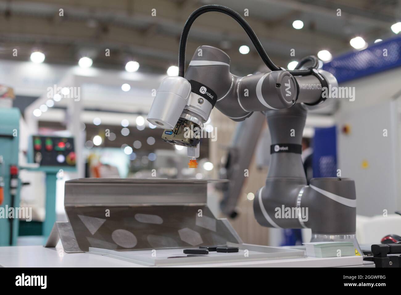 Poznan, Pologne 06 août 2021 : ITM Industry Europe. Bras de robot dans le processus technologique, robot industriel automatique. Robots collaboratifs TM. Banque D'Images