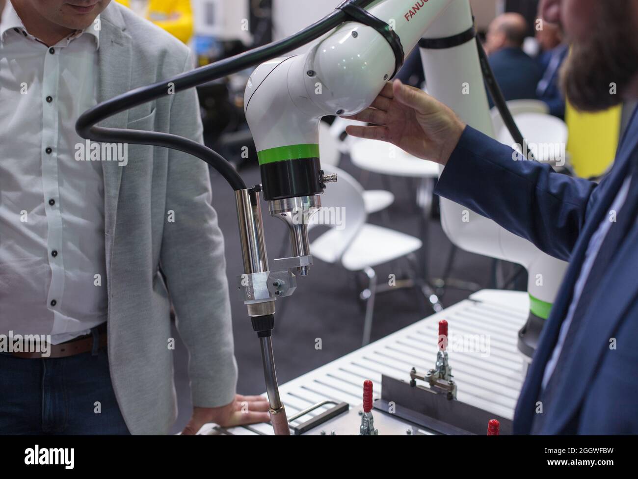 Poznan, Pologne 06 août 2021: Robot Fanuc CRX-10iA , robots collaboratifs, gros plan. Bras de robot dans le processus technologique, robot industriel automatique. Entrée ITM Banque D'Images