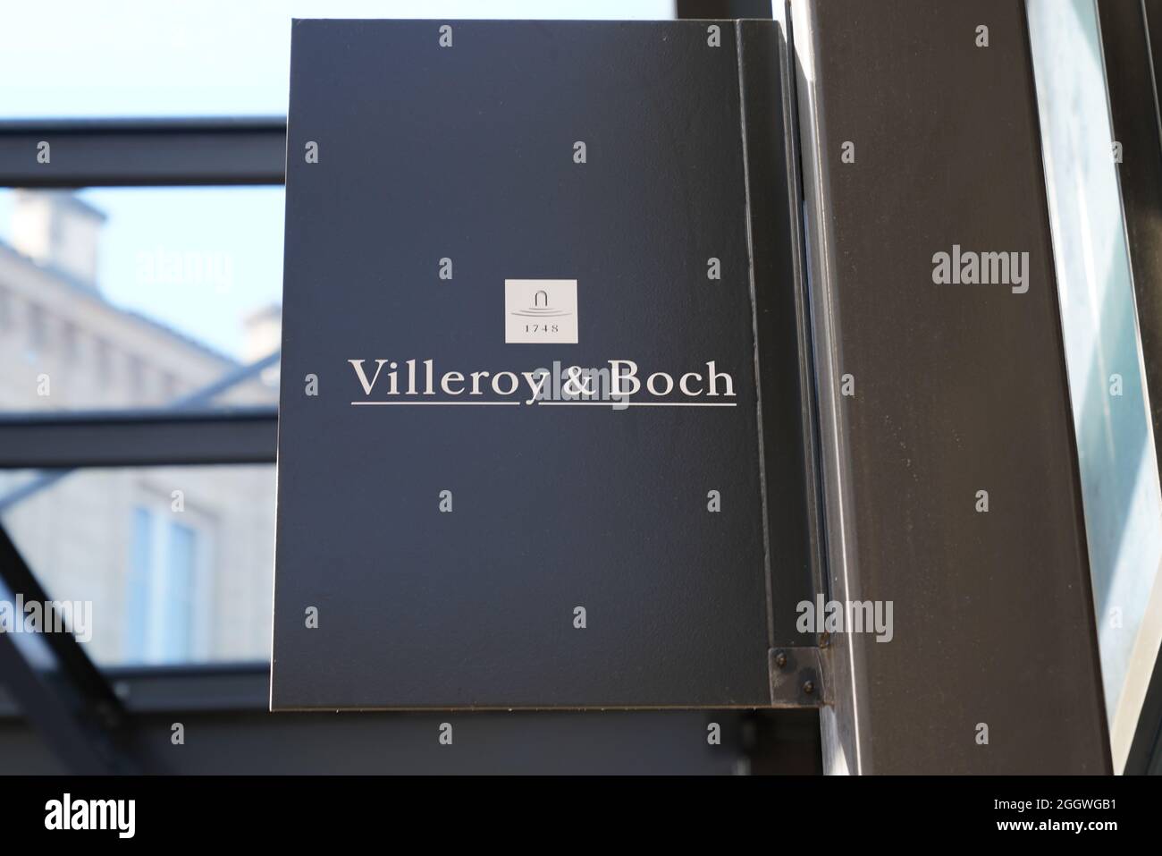 Bordeaux , Aquitaine France - 12 25 2020 : logo villeroy & boch marque et signature textuelle sur fabricant de la céramique d'ustensiles de cuisine Banque D'Images