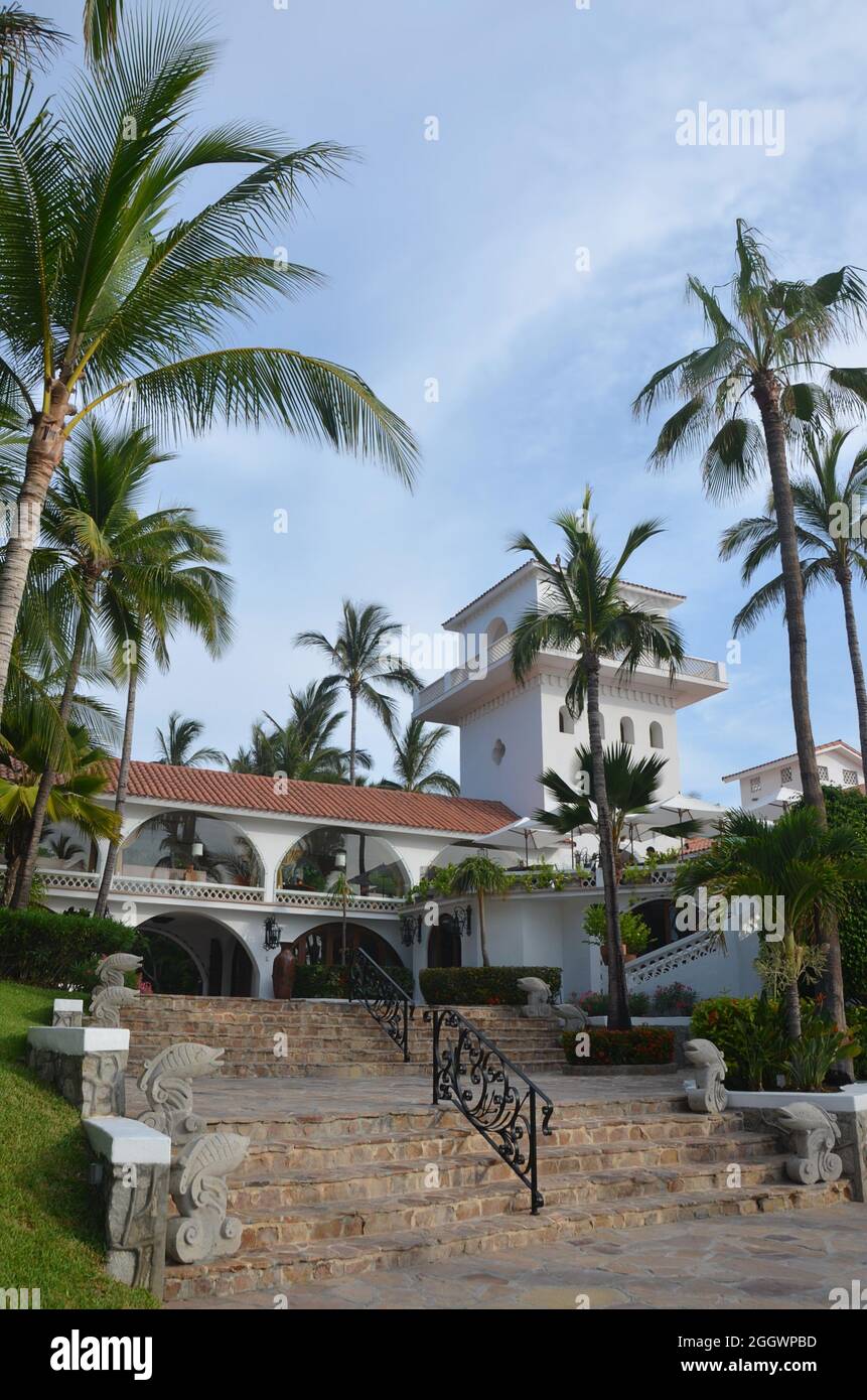 Paysage avec vue panoramique sur l'entrée de style espagnol dans le complexe de luxe One&Only Palmilla à San José del Cabo, Baja California sur Mexico. Banque D'Images