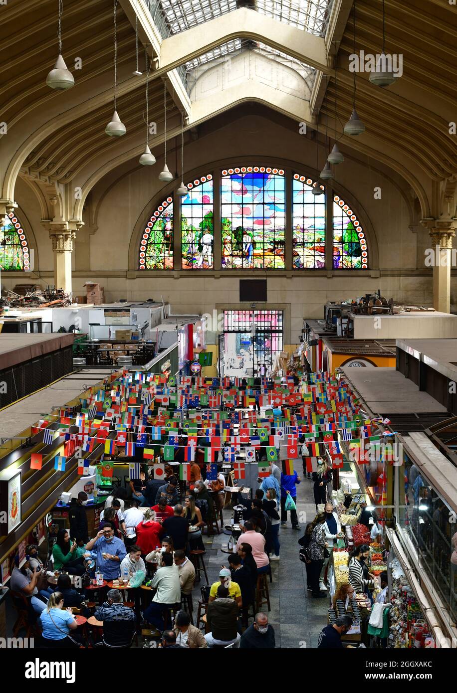 Intérieur du marché municipal (Mercado Municipal) à Sao Paulo - Sao Paulo, Brésil Banque D'Images