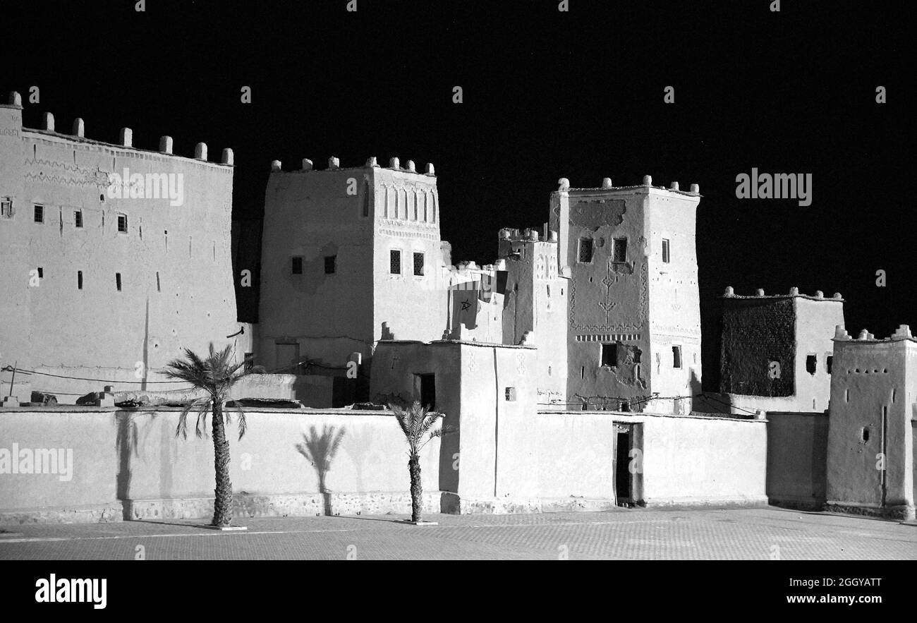 TAOURIRT Kasbah de Ouarzazate au Maroc en noir et blanc Banque D'Images