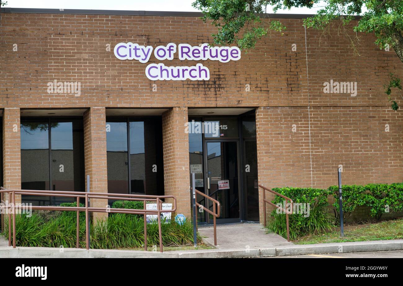 Houston, Texas États-Unis 07-17-2020: Façade extérieure de l'église de la ville de refuge située sur Vantage Parkway West à Houston, TX. Banque D'Images
