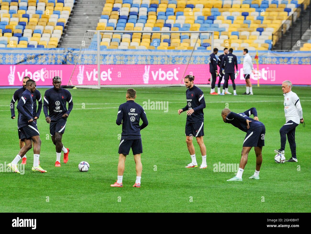 Kiev, Ukraine. 03ème septembre 2021. Les joueurs français participent à une séance d'entraînement avant le match de football qualification du groupe D de la coupe du monde de la FIFA, Qatar 2022 entre l'Ukraine et la France au stade Olimpiyskiy de Kiev. Crédit : SOPA Images Limited/Alamy Live News Banque D'Images