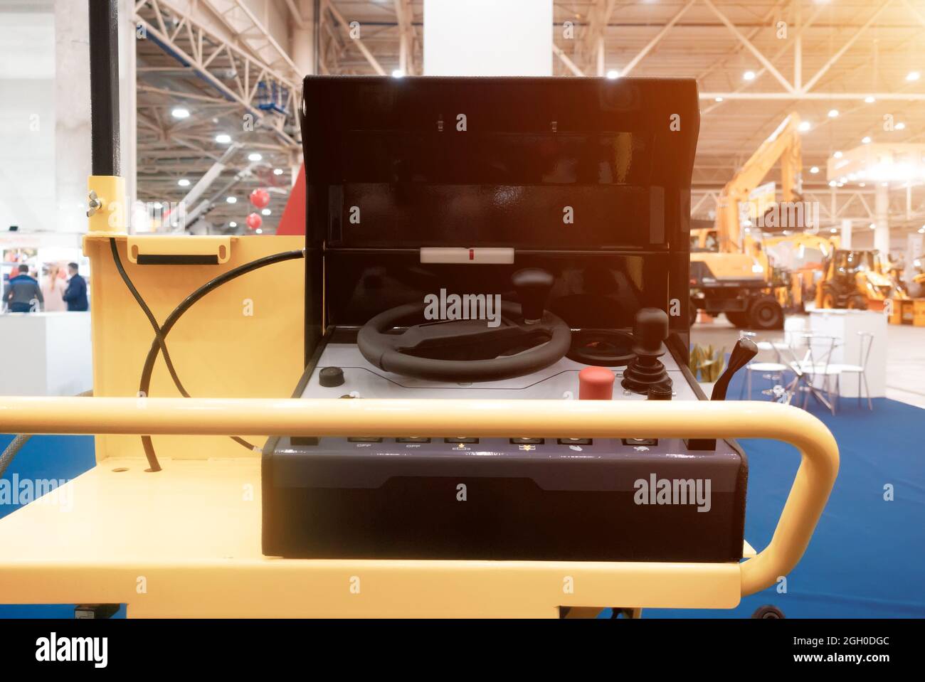 Équipement de pose du panneau de commande d'asphalte. Patinoire automotrice. Équipement pour travaux routiers Banque D'Images