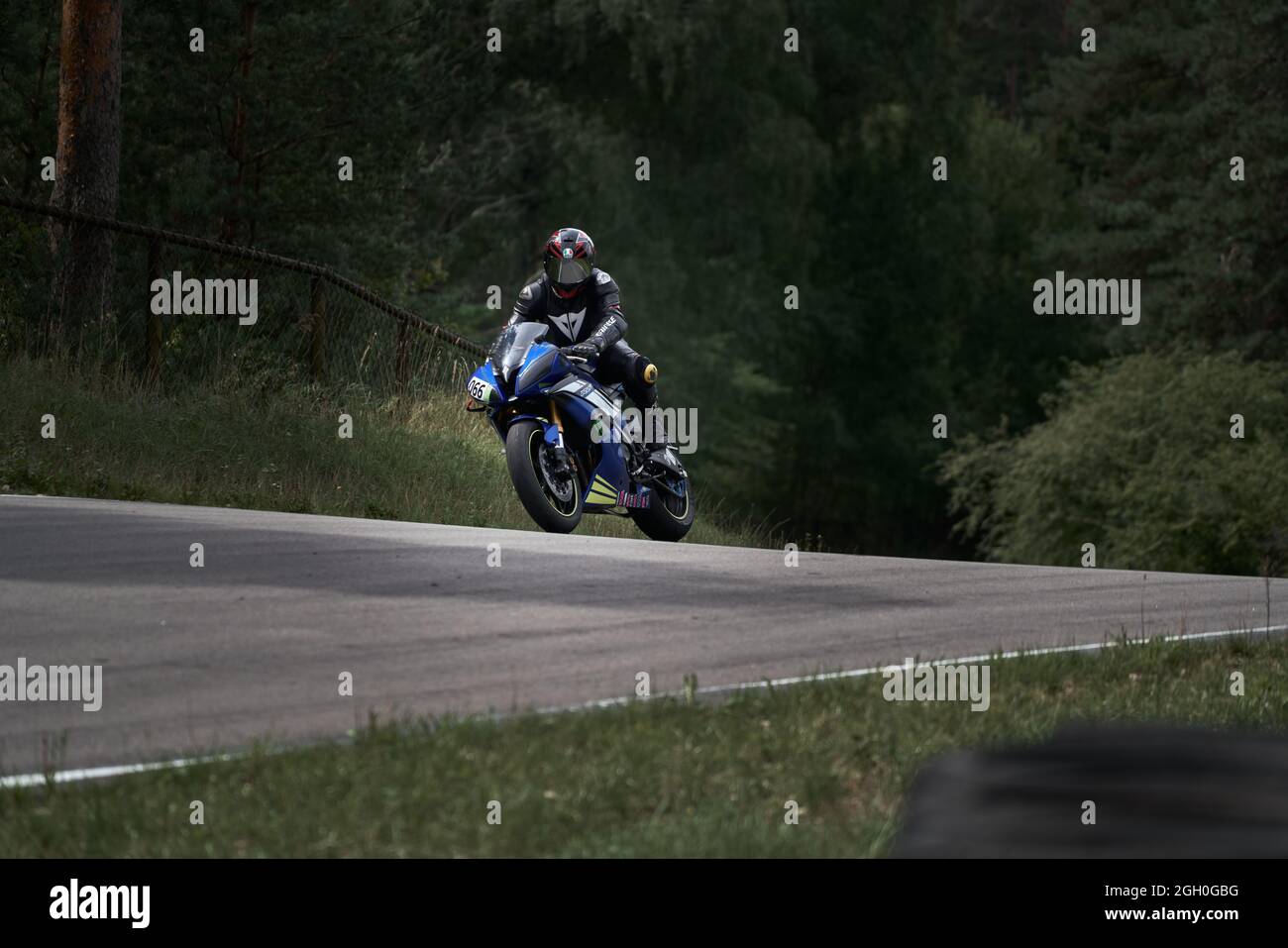 10-05-2021 Lituanie, Kaunas moto Rider, moto moto-cycliste à vélo rapide. Banque D'Images