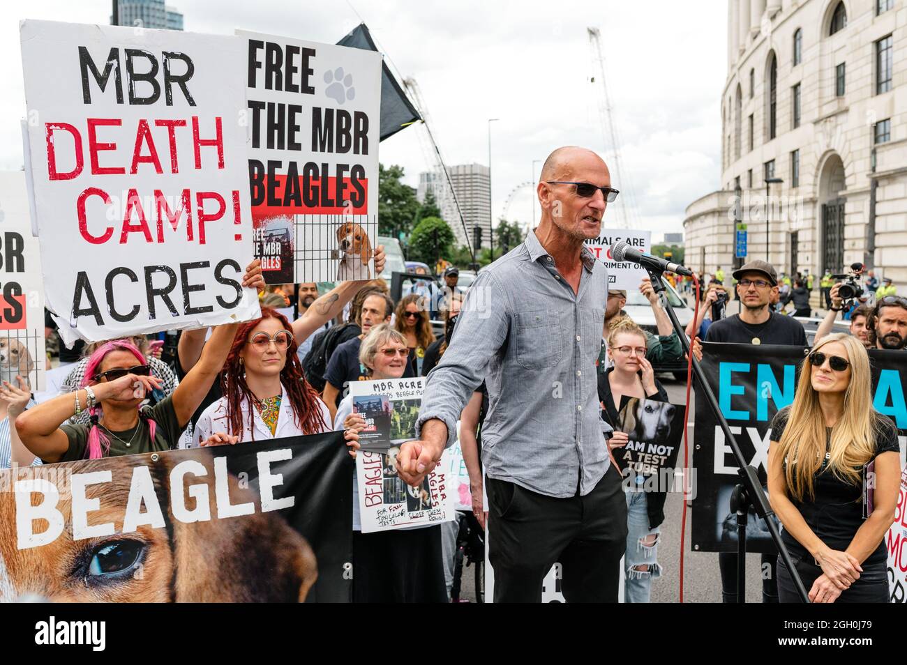 Londres, Royaume-Uni. 28 août 2021. Rébellion animale et extinction les partisans de la rébellion défilent lors de la « Marche nationale des droits des animaux ». Banque D'Images