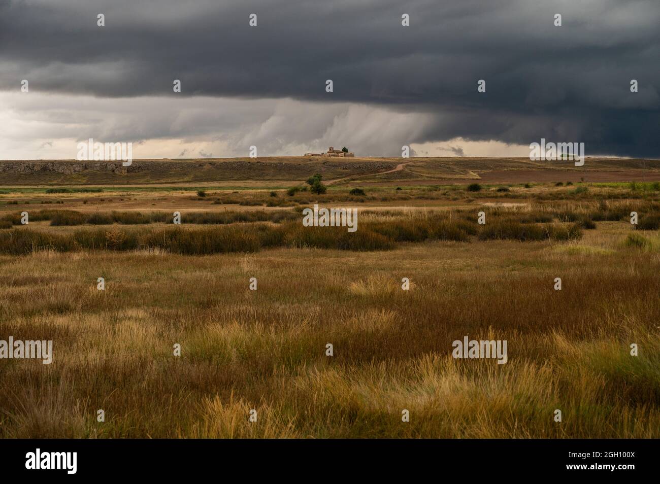 Tempête atteignant le lac Gallocanta, site Ramsar déclaré, protégeant une zone de 6,720 ha en tant que zone humide d'importance internationale et également un SP déclaré Banque D'Images