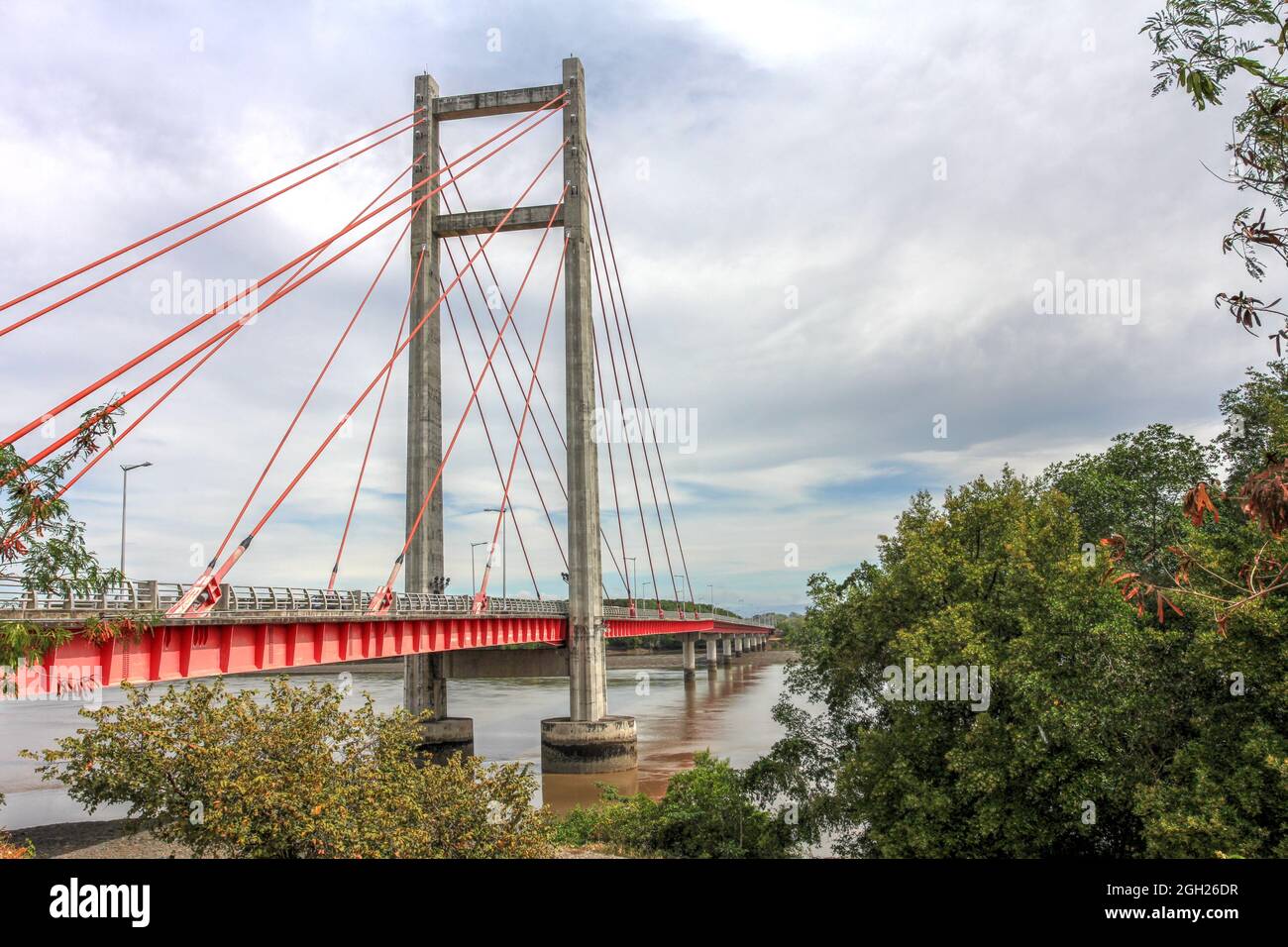 Puente de la Amistad de Taiwan sur la rivière Tempisque sur la route nationale 18 dans la province de Guanacaste le Costa Rica est l'un des plus longs ponts de la co Banque D'Images