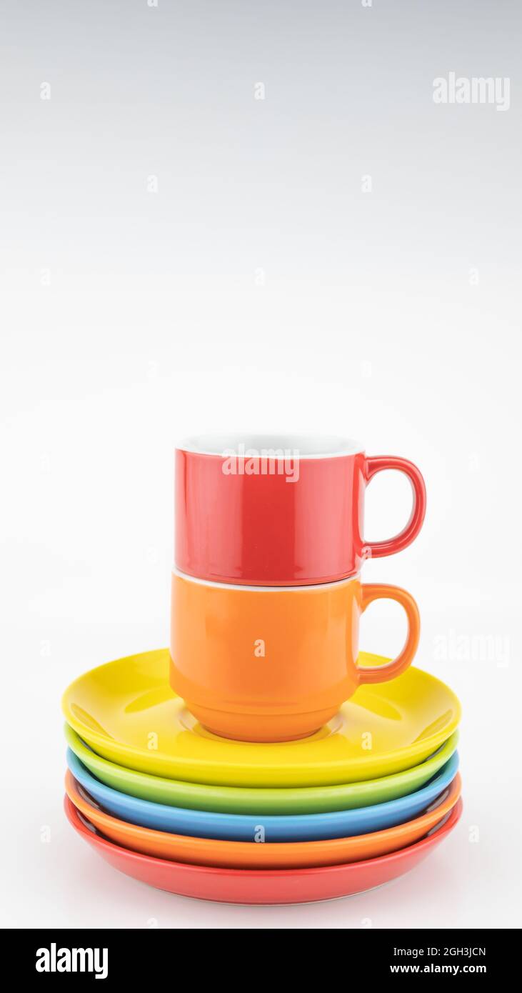 Tasse de café colorée sur fond de papier coloré Beaucoup de tasses pour le  café et le thé dans le café concept de fond de nourriture et de boisson  Photo Stock -