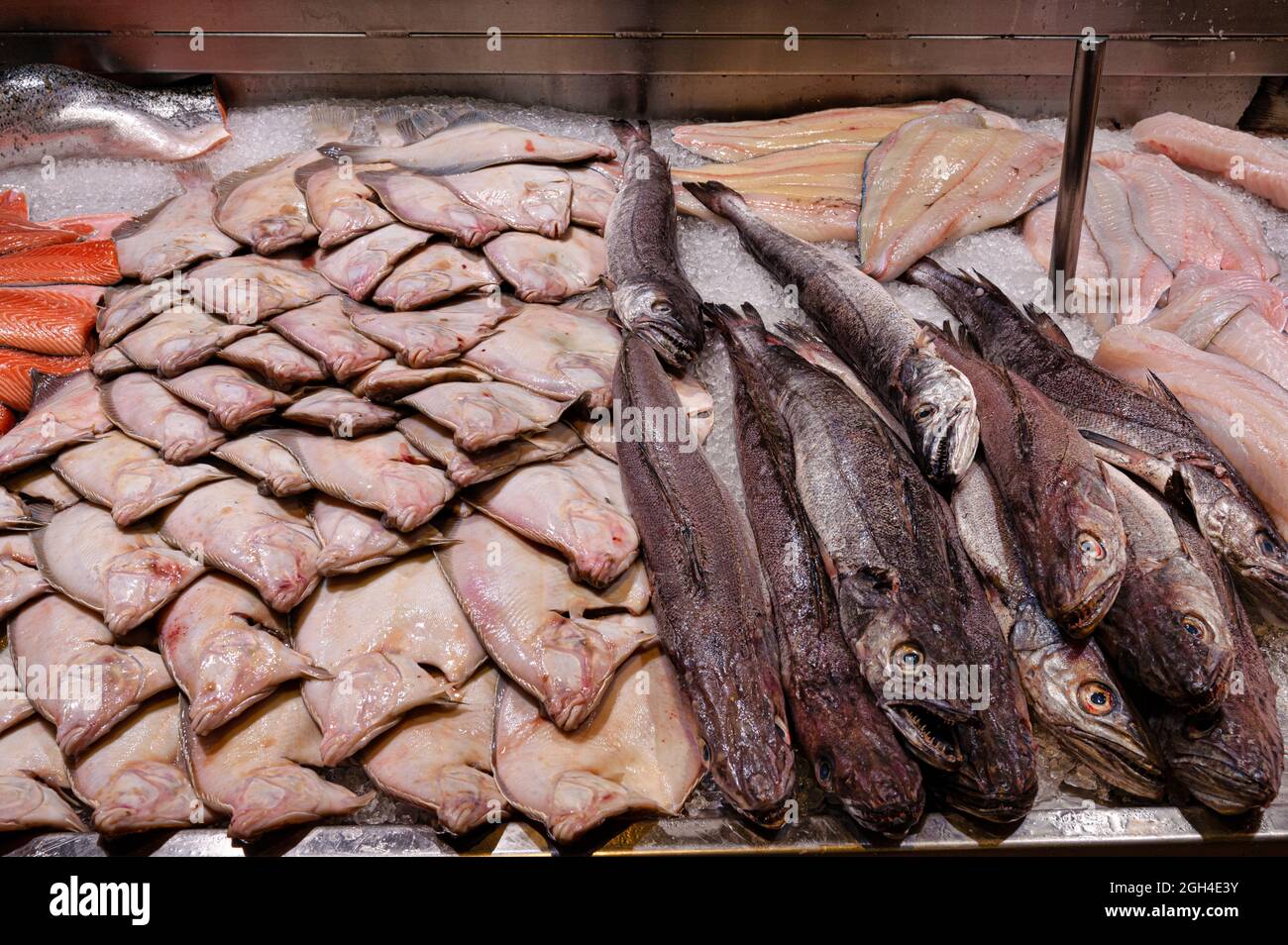 Poissons exposés dans un marché en Irlande Banque D'Images