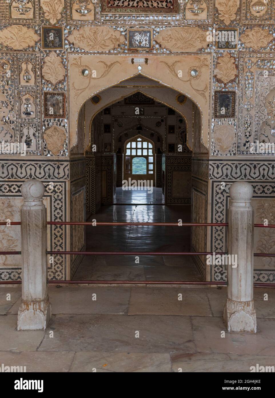 Gros plan de Diwan-e-Khas, Hall of Private auditoires également appelé Sheesh Mahal, Hall of Mirrors à la troisième cour à fort Amber, Rajasthan. Banque D'Images