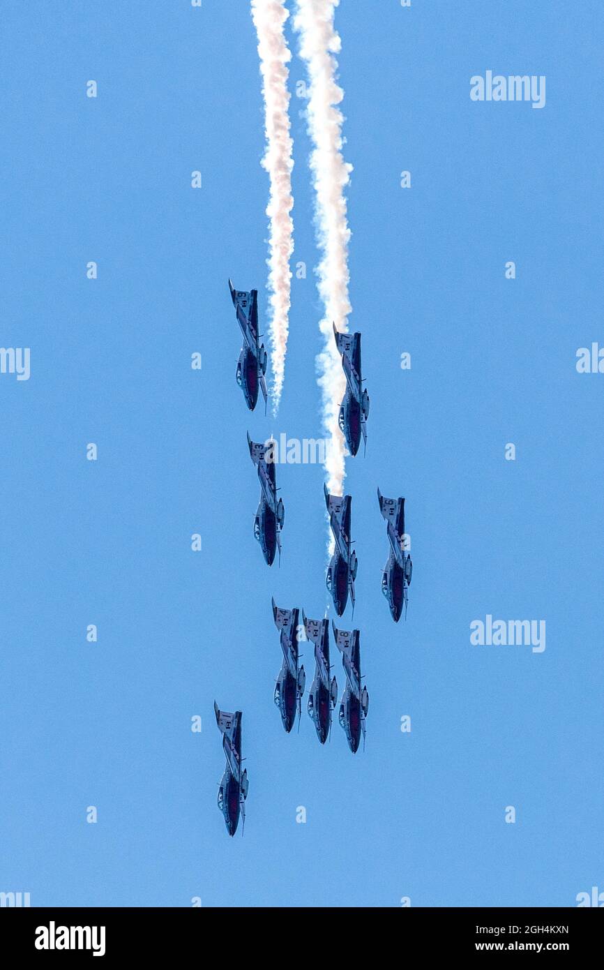 Avions des Snowbirds des Forces canadiennes (FC), 431 escadron de démonstration aérienne volant en formation pendant le salon aérien international du Canada (SAI) Banque D'Images