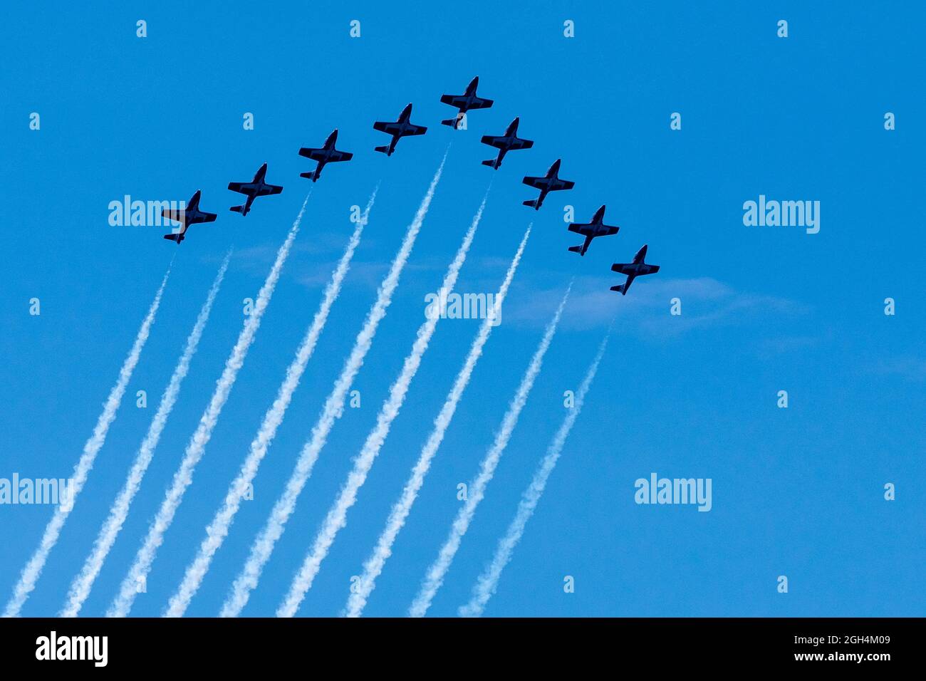 Avions des Snowbirds des Forces canadiennes (FC), 431 escadron de démonstration aérienne volant en formation pendant le salon aérien international du Canada (SAI) Banque D'Images