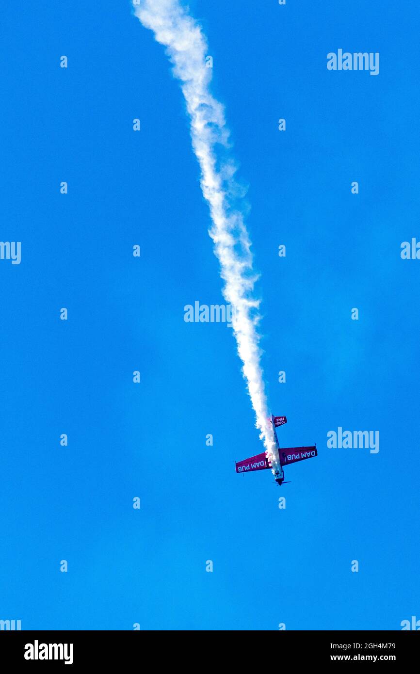 Avions des Snowbirds des Forces canadiennes (FC), 431 escadron de démonstration aérienne volant en formation pendant le salon aérien international du Canada (SAI) Banque D'Images