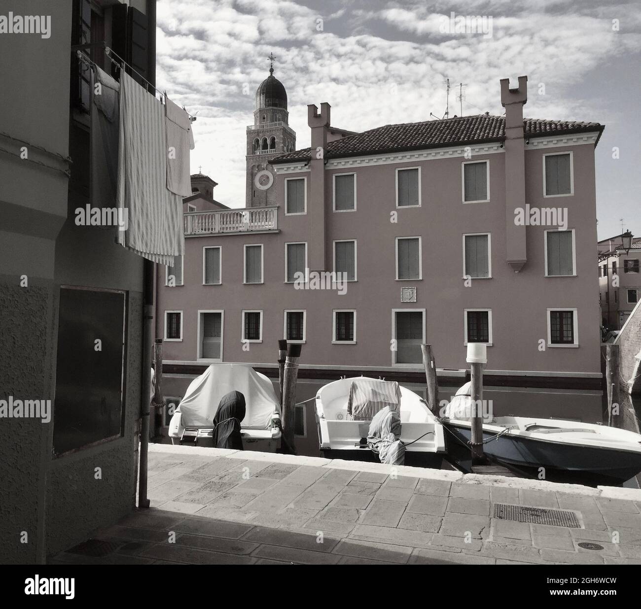 Vue panoramique sur les canaux, les bateaux et les palais de Venise en Italie Banque D'Images