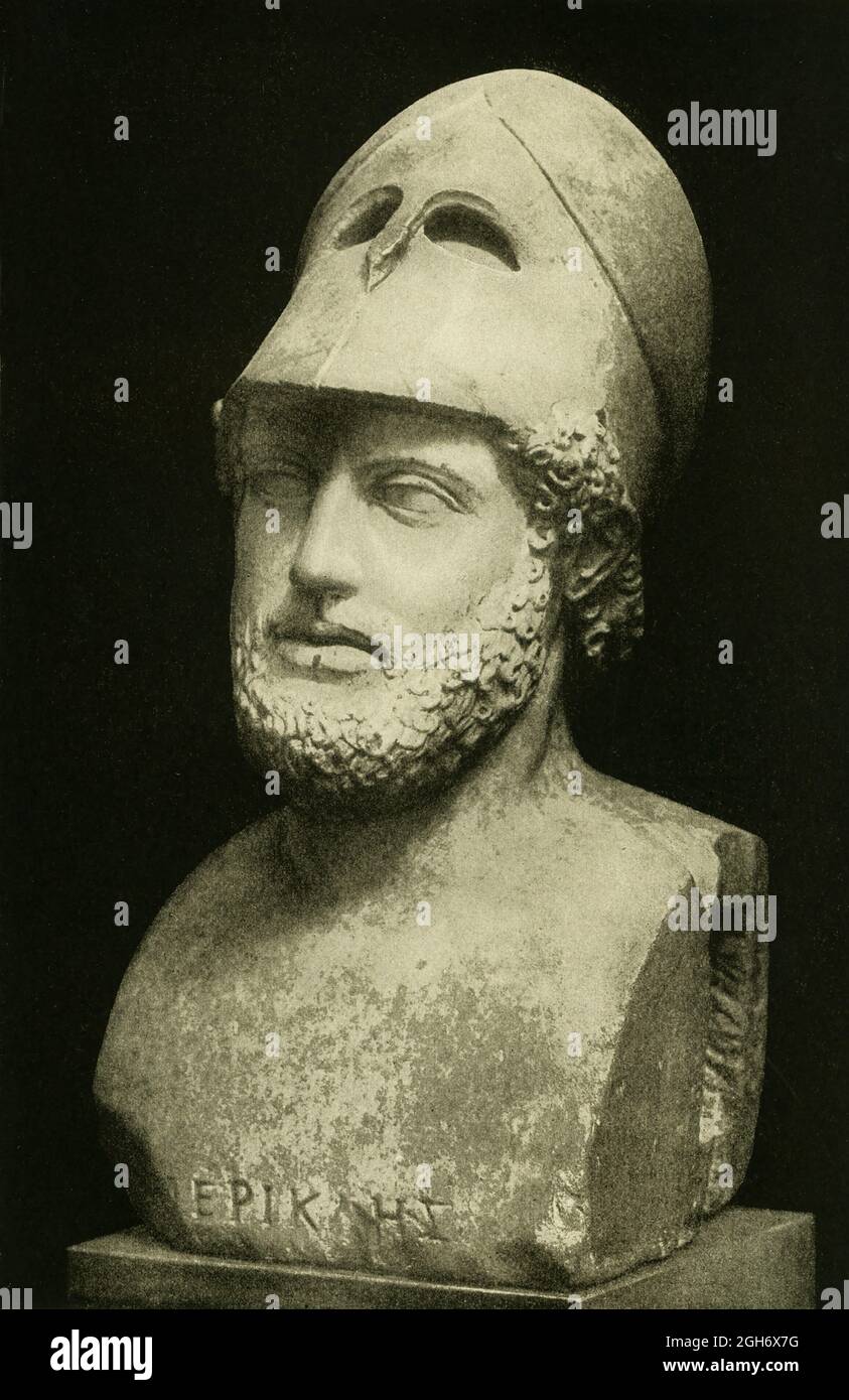 Pericles (495 - 429) était un homme d'État athénien. Il était en grande partie responsable du plein développement, dans la fin du 5e siècle av. J.-C., de la démocratie athénienne et de l'empire athénien, ce qui a fait d'Athènes la cible politique et culturelle de la Grèce. Ses réalisations comprennent la construction de l'Acropole, commencée en 447. Ce buste est abrité au British Museum de Londres. Banque D'Images