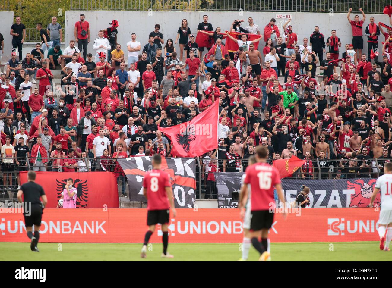 Albanie. Le 05septembre 2021. Les supporters albanais lors de la coupe du monde de la Fifa qualificatifs , Qatar 2022, match de football entre les équipes nationales de l'Albanie et de la Hongrie le 05 septembre 2021 à Elbasan Arena - Albanie - photo Nderim Kaceli crédit: Nderim Kaceli/Alay Live News Banque D'Images