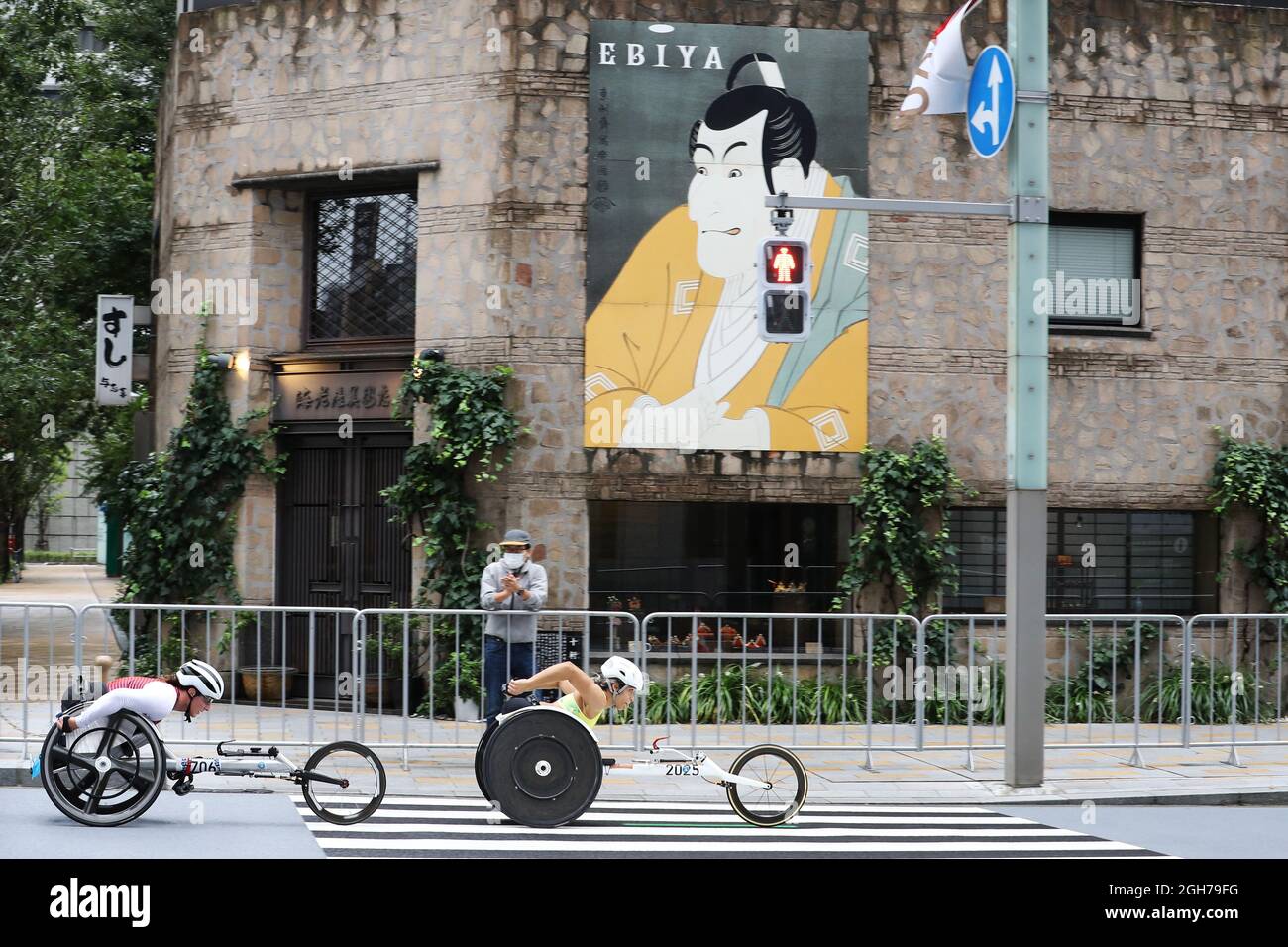 Tokyo, Japon. 5 septembre 2021. (G - D) Tatyana McFadden (Etats-Unis), Madison de Rozario (AUS) Marathon : Marathon des femmes T54 lors des Jeux paralympiques de Tokyo de 2020 à Tokyo, Japon . Credit: AFLO SPORT/Alay Live News Banque D'Images