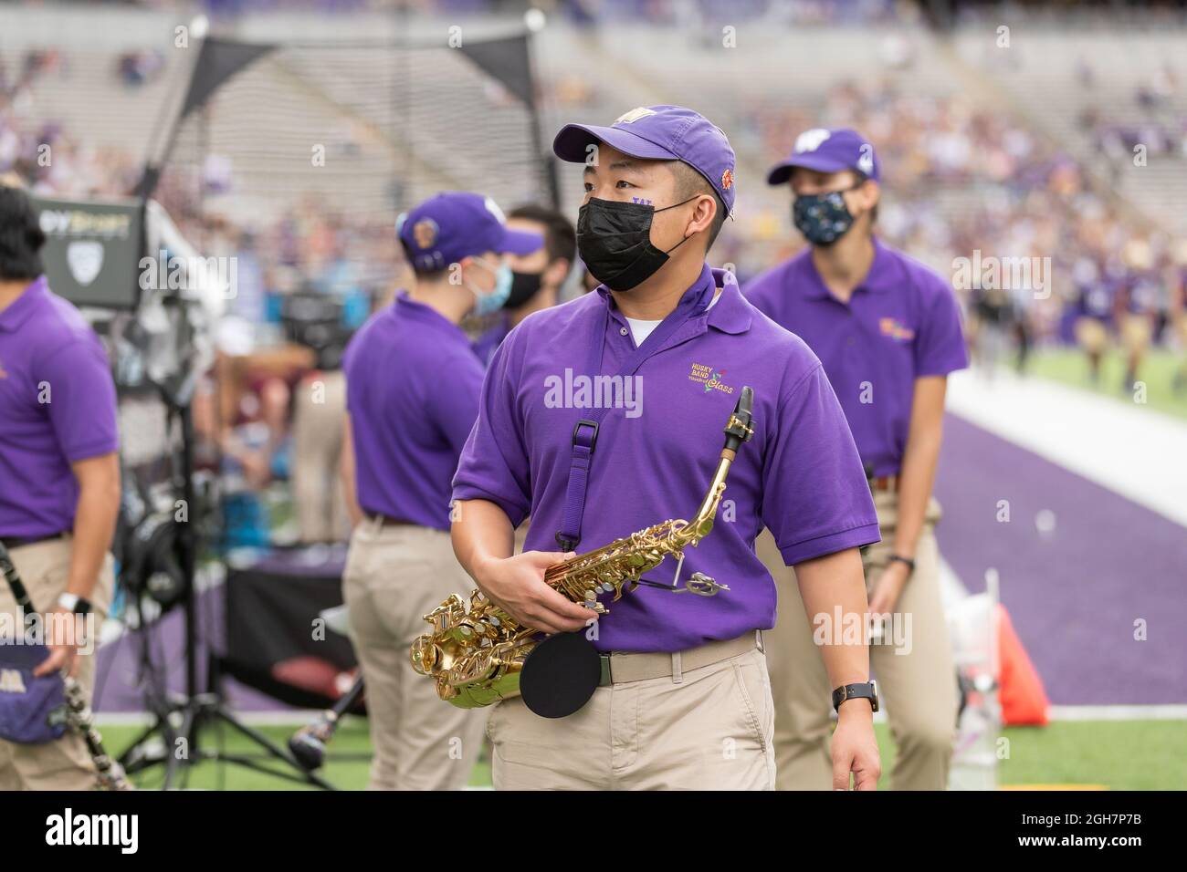 Washington Huskies défilant sur le terrain avant un match de football universitaire NCAA entre les Washington Huskies et les Montana Grizzlies, Saturda Banque D'Images