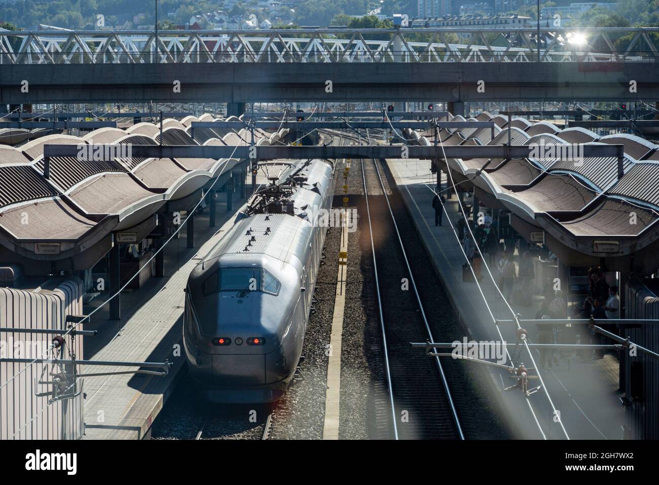 Vue aérienne des trains sur les voies de la gare centrale d'Oslo, Oslo Norvège Banque D'Images