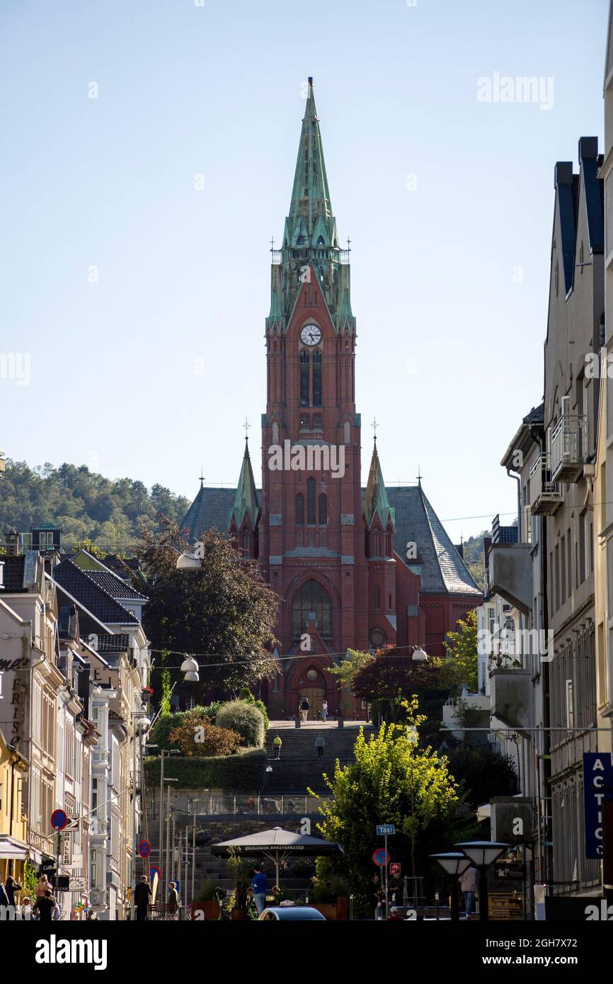 St. L'église de John est une église paroissiale de l'église de Norvège dans la municipalité de Bergen dans le comté de Vestland, Norvège, Europe Banque D'Images