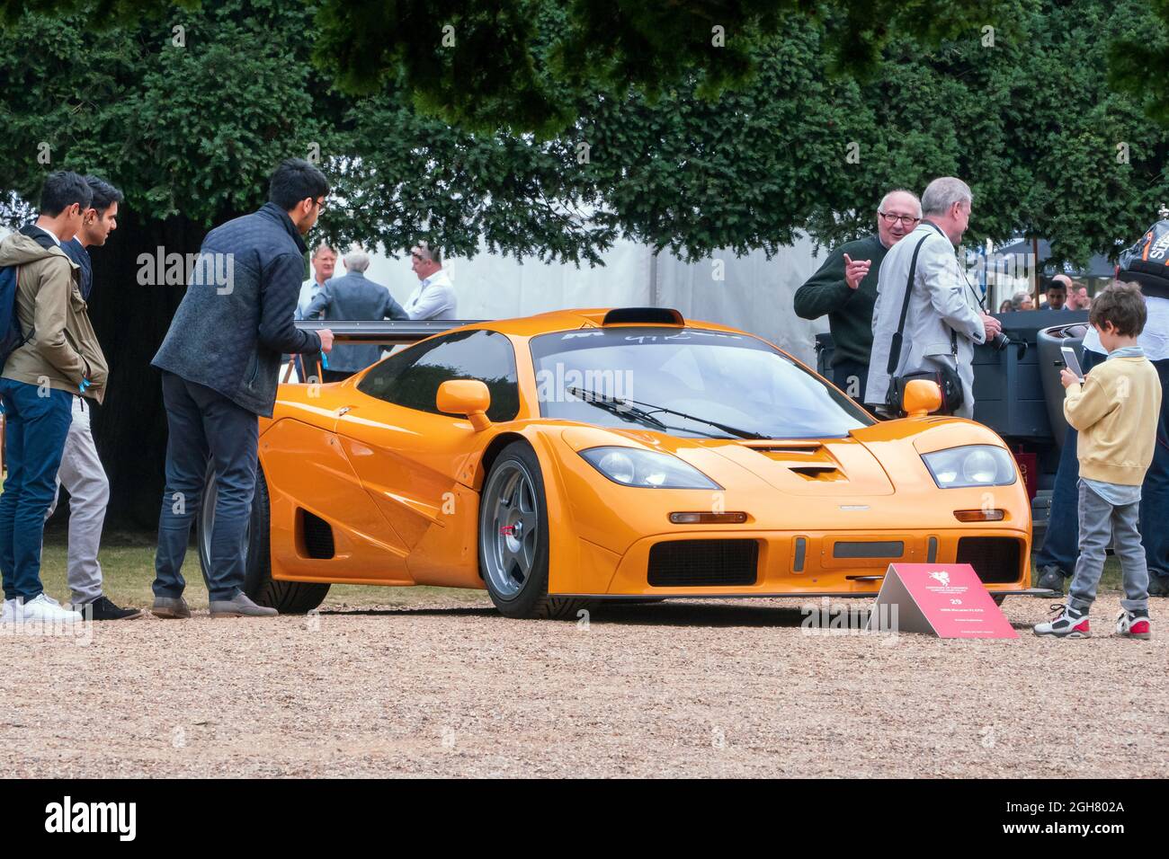 1996 McLaren F1 GTR au cours d'élégance de Hampton court 2021 Banque D'Images