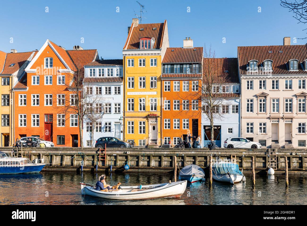 Petits bateaux dans le canal de Christianshavns, Copenhague, Danemark Banque D'Images