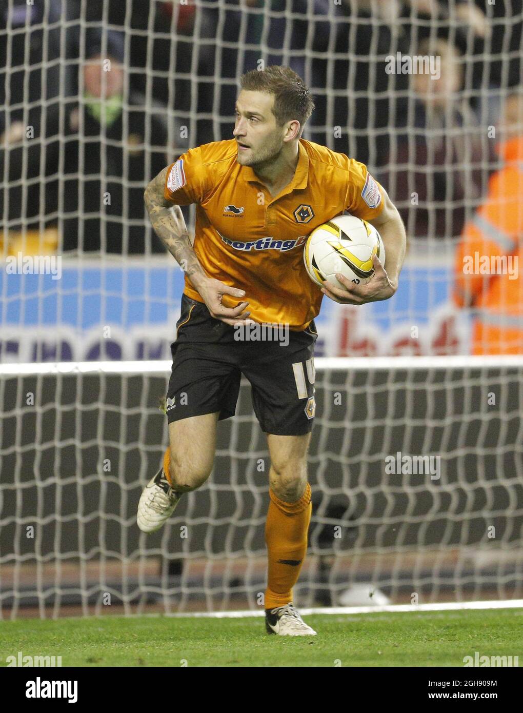 Roger Johnson de Wolves célèbre son but lors du championnat de la npower football League entre Wolverhampton Wanderers et Blackburn Rovers au Molineux à Wolverhampton le 11 janvier 2013. MALCOLM COUZENS Banque D'Images