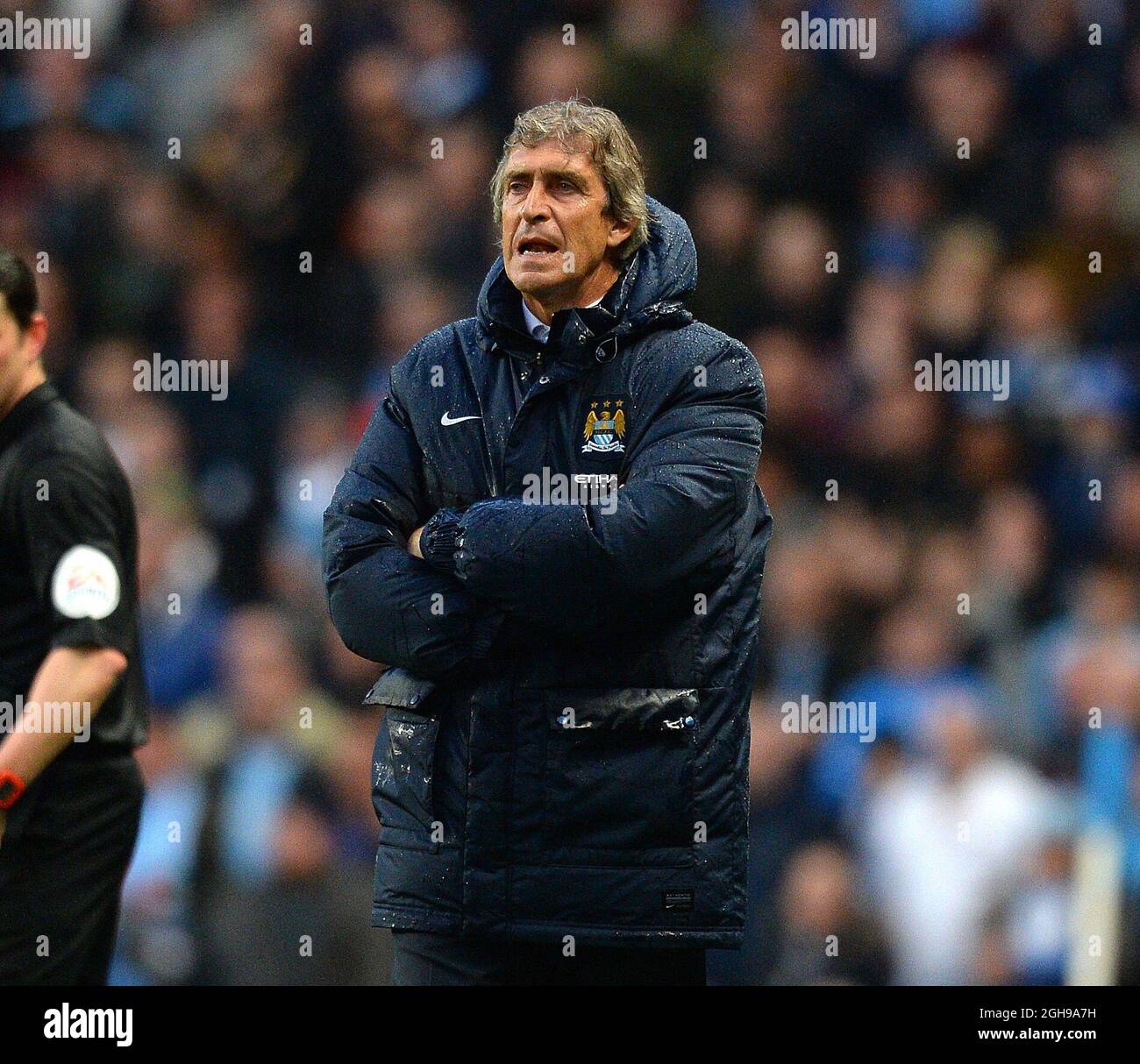 Manuel Pellegrini, directeur de Manchester City, regarde pendant le match de la Barclays Premier League entre Manchester City et Aston Villa qui s'est tenu au Etihad Stadium de Manchester, au Royaume-Uni, le 07 mai 2014. Banque D'Images