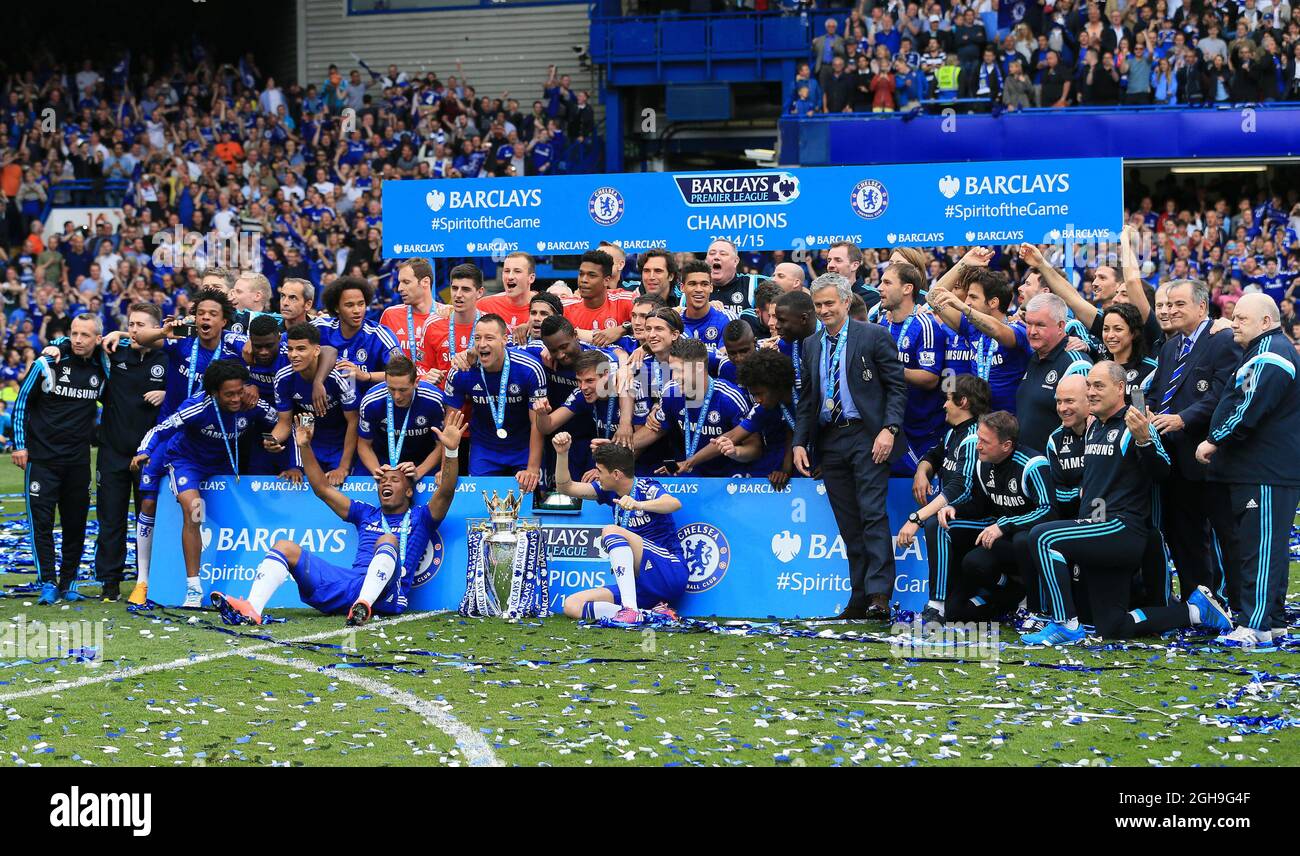 Les joueurs de Chelsea célèbrent avec le trophée lors du match de la Barclays Premier League entre Chelsea et Sunderland au Stamford Bridge, Londres, le 24 mai 2015. Photo : David Klein. Banque D'Images