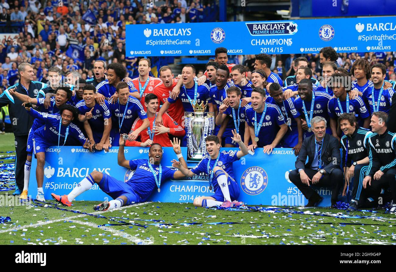 Les joueurs de Chelsea célèbrent avec le trophée lors du match de la Barclays Premier League entre Chelsea et Sunderland au Stamford Bridge, Londres, le 24 mai 2015. Photo : David Klein. Banque D'Images