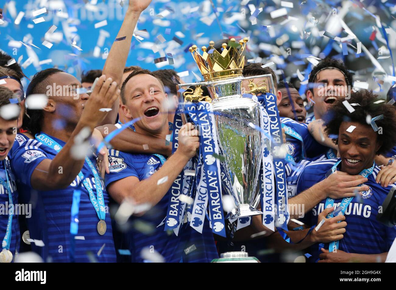 Les joueurs de Chelsea célèbrent avec le trophée lors du match de la Barclays Premier League entre Chelsea et Sunderland au Stamford Bridge, Londres, le 24 mai 2015. Photo : David Klein. Banque D'Images