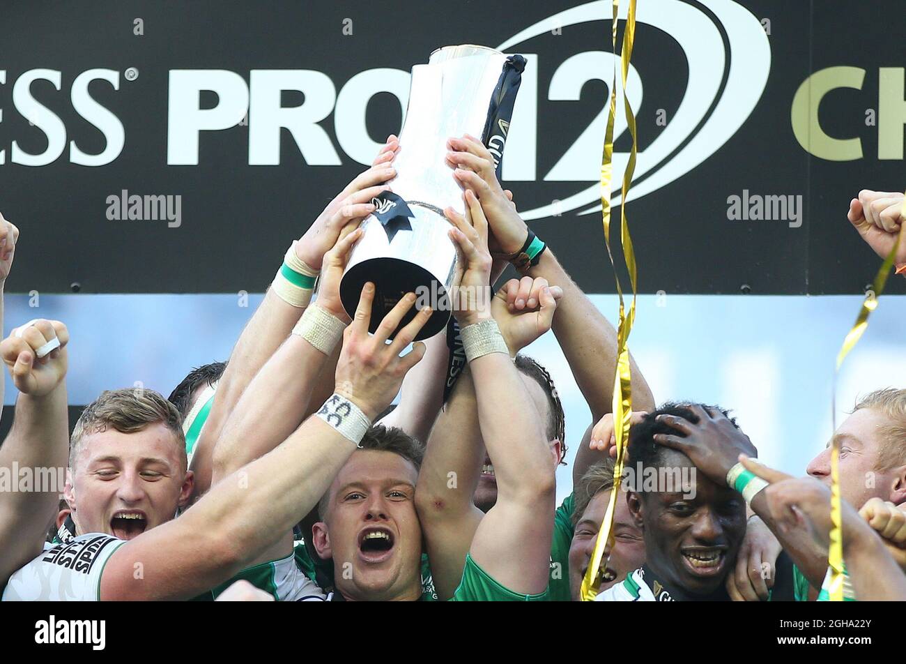 AJ MacGinty de Connacht célèbre la victoire du match de finale Guinness Pro12 au stade BT Murrayfield, à Édimbourg. Le crédit photo devrait se lire comme suit : Lynne Cameron/Sportimage via PA Images Banque D'Images