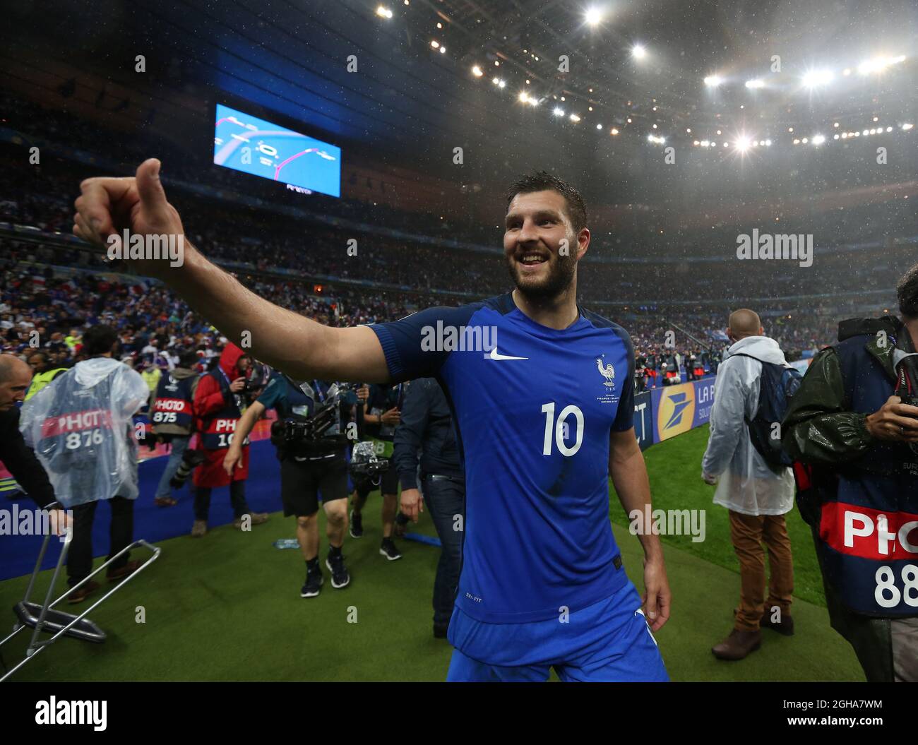 André Pierre Gignac, de France, célèbre la victoire lors du Championnat d'Europe de l'UEFA 2016 au Stade de France à Paris. Date de la photo 03 juillet 2016 pic David Klein/Sportimage via PA Images Banque D'Images