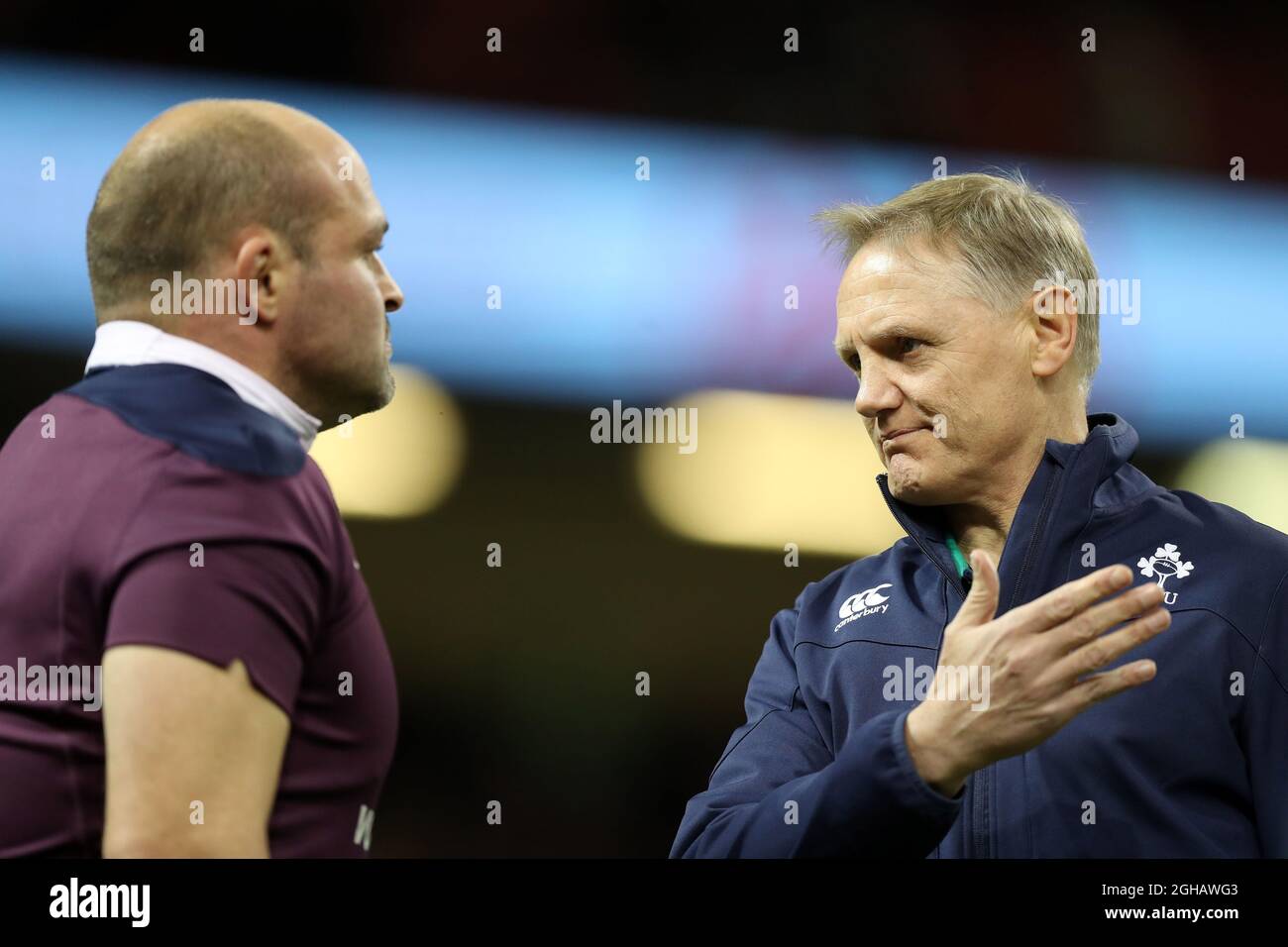 Rory Best of Ireland et Joe Schmidt entraîneur de l'Irlande avant le match des six Nations au stade de la Principauté de Cardiff. Date de la photo : 10 mars 2017. Le crédit photo devrait se lire comme suit : Lynne Cameron/Sportimage via PA Images Banque D'Images