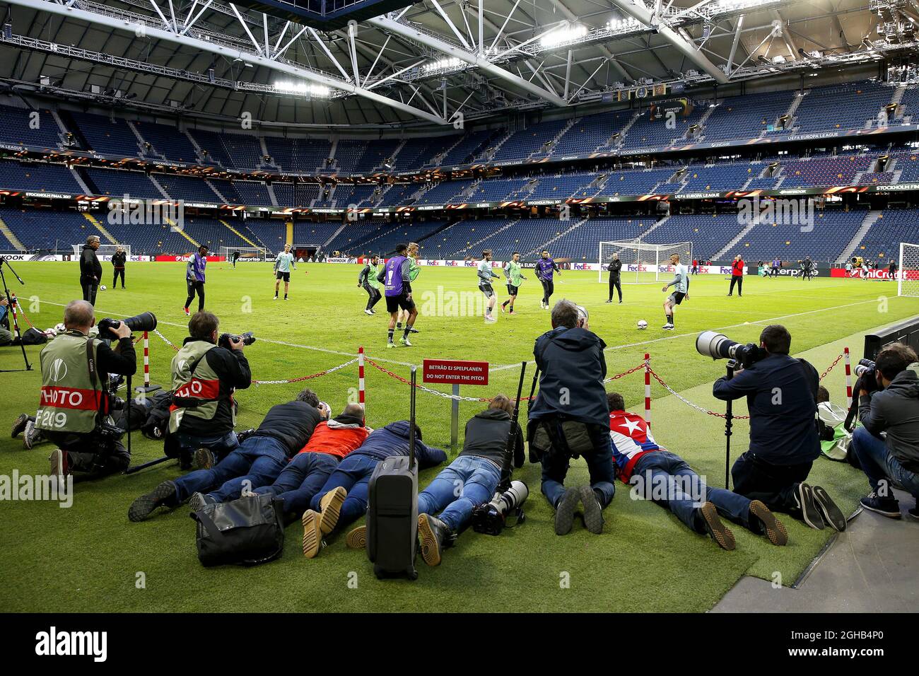 Les photographes se trouvent dans le sol lors de la session de formation Ajax avant la finale de l'UEFA Europa League à l'Aréna Friends, à Stockholm. Date de la photo : 23 mai 2017. Le crédit PIC doit être lu : Matt McNulty/Sportimage via PA Images Banque D'Images