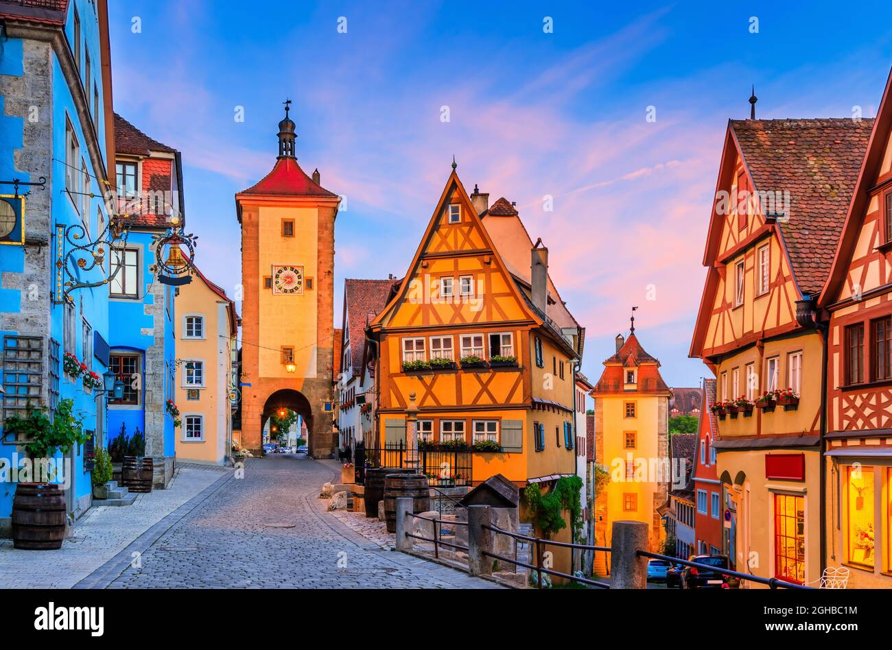 Rothenburg, Allemagne. Ville médiévale de Rothenburg ob der Tauber la nuit. Banque D'Images