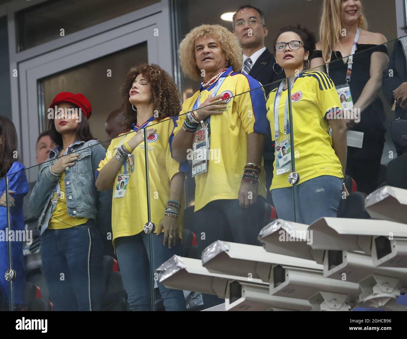 L'ancien joueur colombien Carlos Valderrama chante l'hymne national lors du match de la coupe du monde de la FIFA 2018 Round of 16 au stade Spartak, à Moscou. Photo date 3 juillet 2018. Le crédit photo doit être lu : David Klein/Sportimage via PA Images Banque D'Images