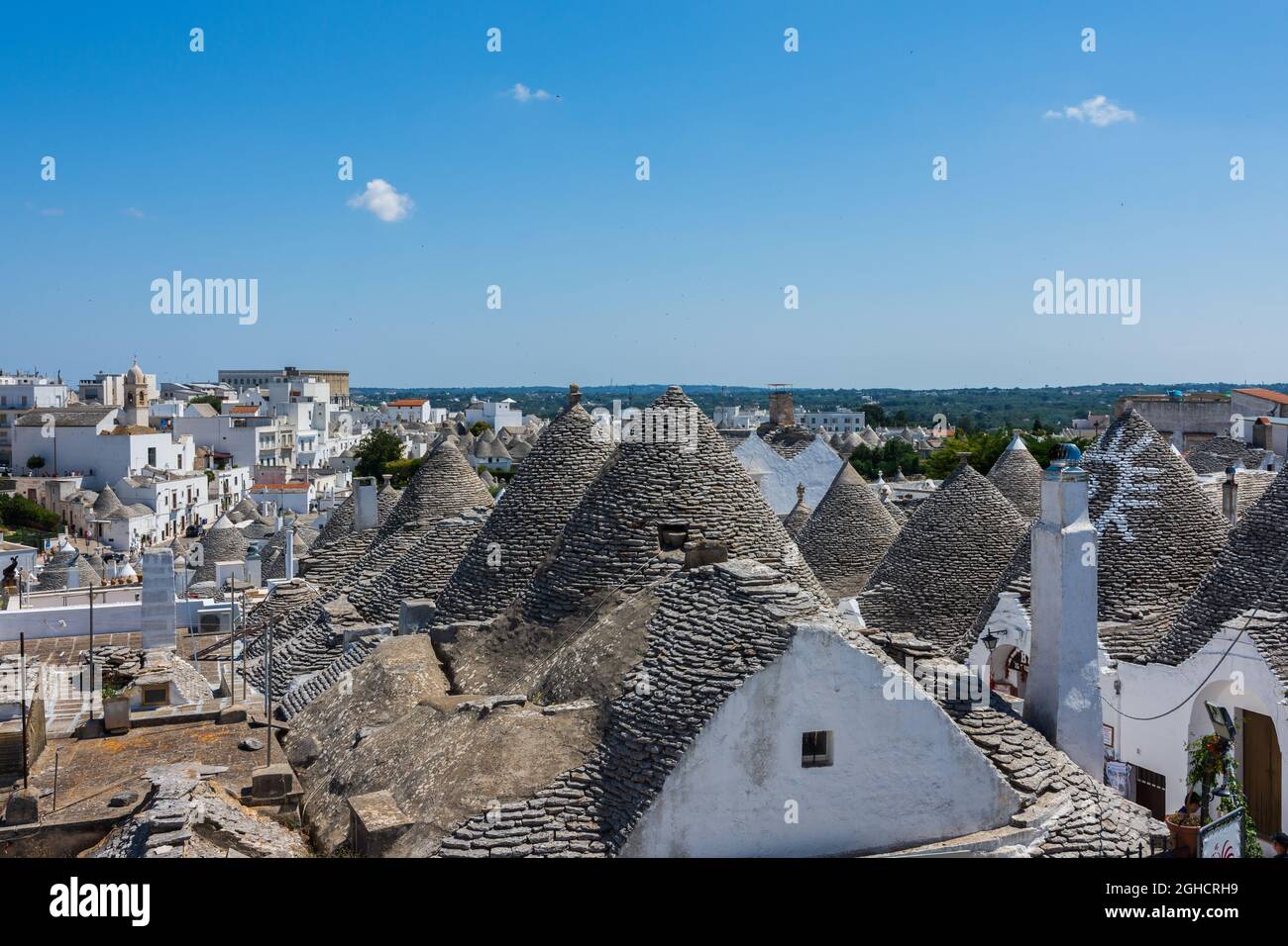 Alberobello, Puglia, Italie. Alberobello est une ville de Puglia, Italie. Il est connu pour les Trulli, constructions coniques en pierre blanche, présentes dans le hu Banque D'Images