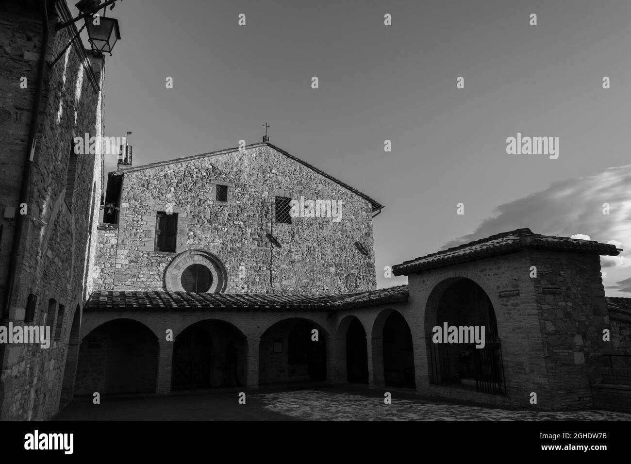 Assise, église de San Damiano. L'église de San Damiano, est l'endroit où Saint Clare est mort et où Saint François a trouvé la conversion. Banque D'Images